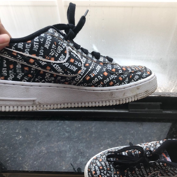 Air forces - Picture 2 of 4